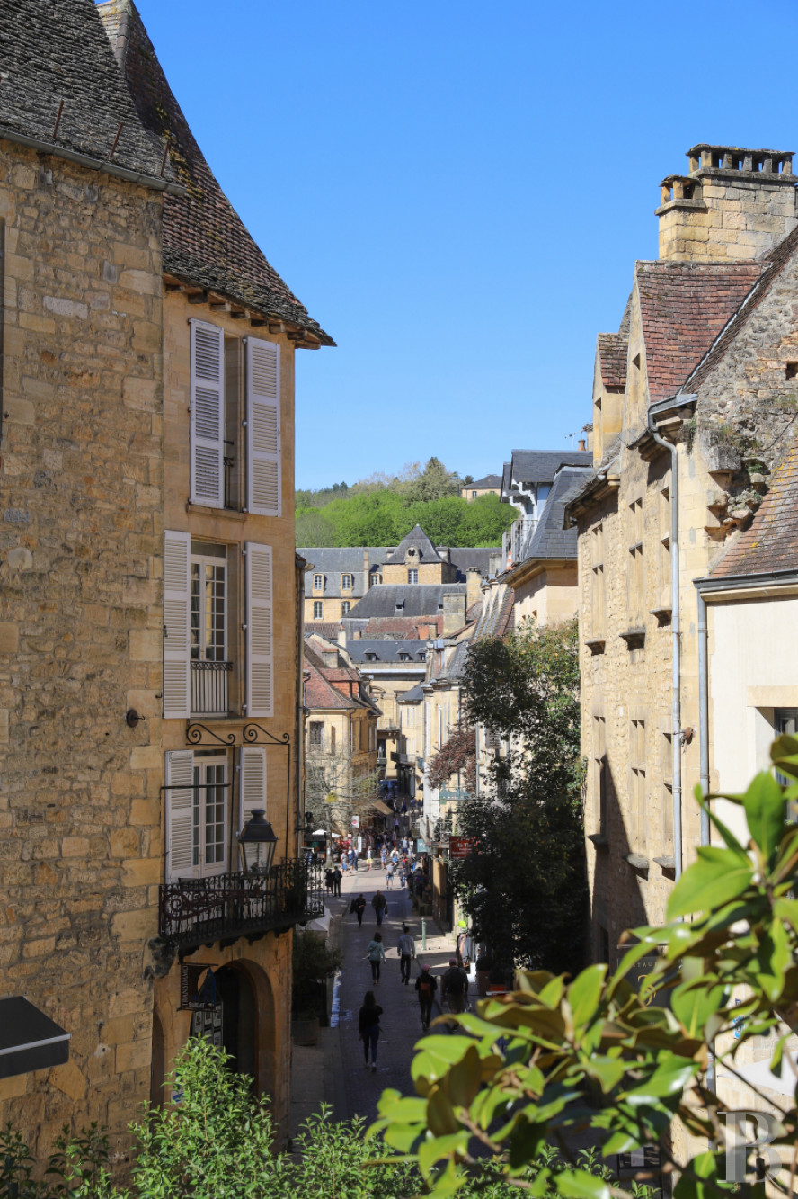 A 1920s house surrounded by a large park in the heart of Sarlat, in the Dordogne - photo  n°52